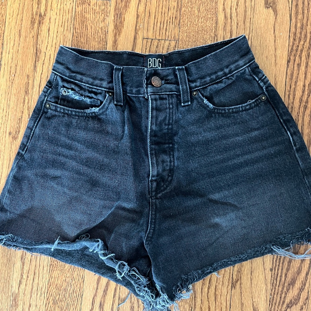 urban outfitters black denim shorts
